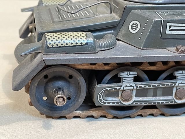 POSTWAR German Mechanical Toy Tank, Gescha Patent — image 9