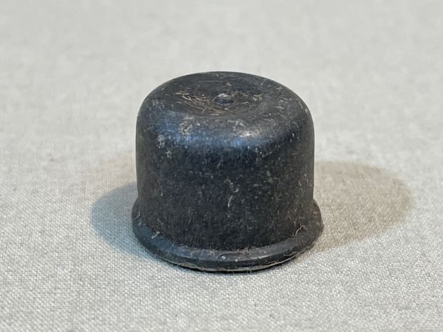 Original WWII German Mauser Kar98K Rubber Muzzle Cover — image 2