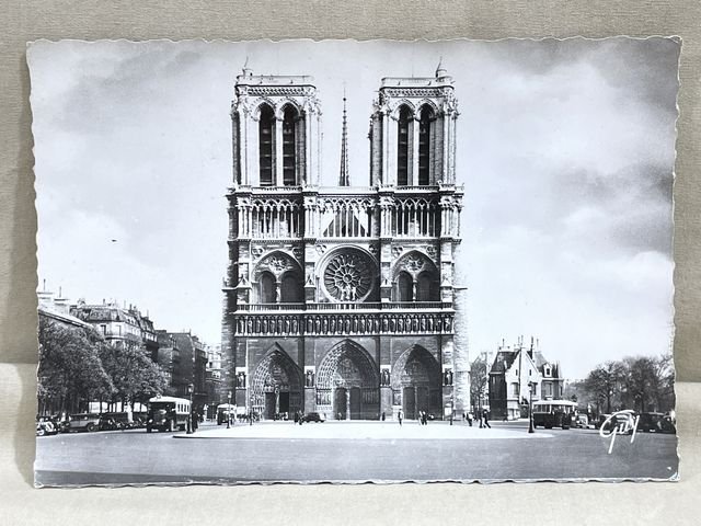 Original WWII Era French Architecture Postcard, Paris et ses Merveilles Notre-Dame