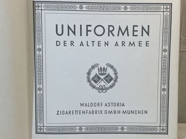 Original Pre-WWII German Cigarette Card Album, Uniforms of the Army — image 5