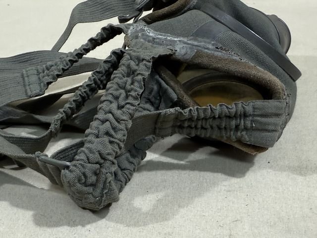 HOLD! Original Pre-WWII German Soldier's M30 Gas Mask, Size 2 UNISSUED — image 11