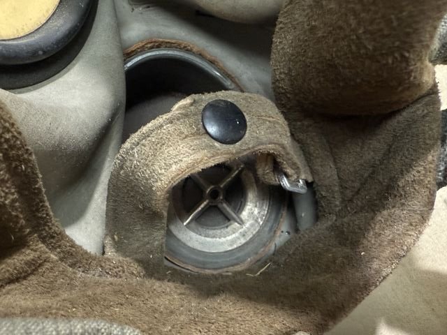 HOLD! Original Pre-WWII German Soldier's M30 Gas Mask, Size 2 UNISSUED — image 14