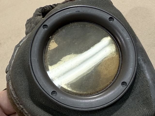 HOLD! Original Pre-WWII German Soldier's M30 Gas Mask, Size 2 UNISSUED — image 3