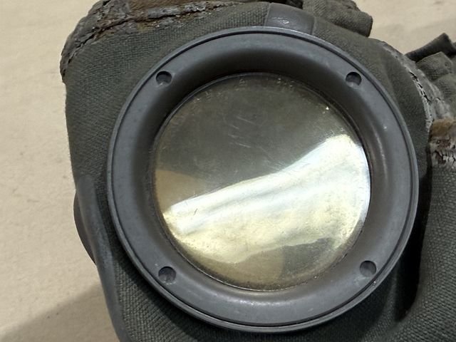 HOLD! Original Pre-WWII German Soldier's M30 Gas Mask, Size 2 UNISSUED — image 4