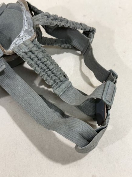 HOLD! Original Pre-WWII German Soldier's M30 Gas Mask, Size 2 UNISSUED — image 8