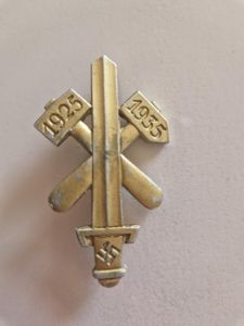 Gau Essen Badge
