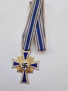 Mothers Cross in Gold