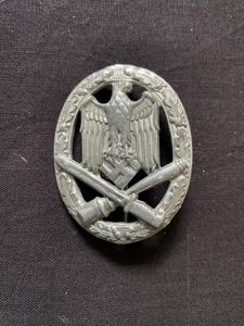 REPRODUCTION WW2 GERMAN GENERAL ASSAULT BADGE