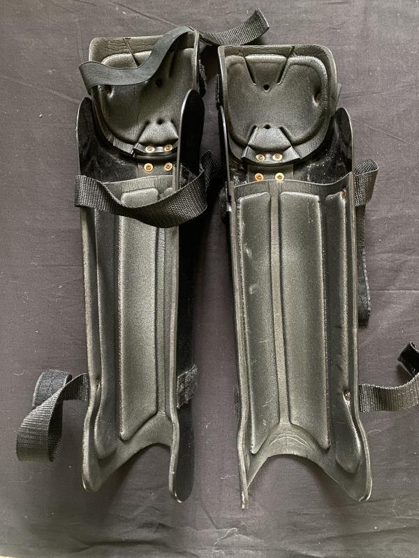RIOT SHIN AND KNEE PADS — image 2