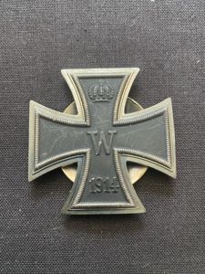 REPRODUCTION WW1 GERMAN IRON CROSS 1ST CLASS SCREW BACK