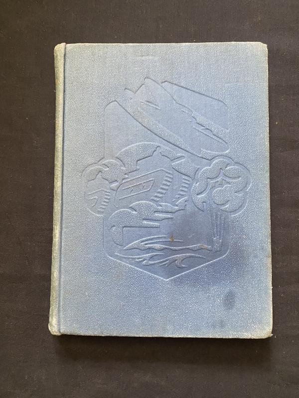 THE SECOND YEAR OF WAR IN PICTURES (HARD COVER) — image 3