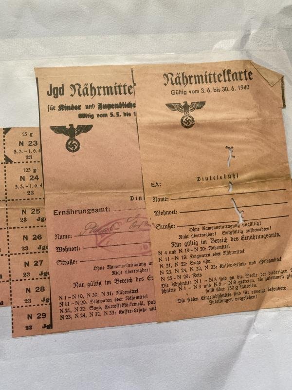 WW2 GERMAN YOUTH NUTRITION CARDS — image 3