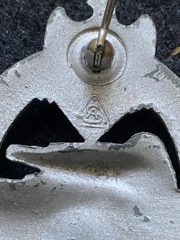WW2 GERMAN PANZER ASSAULT BADGE IN SILVER — image 4