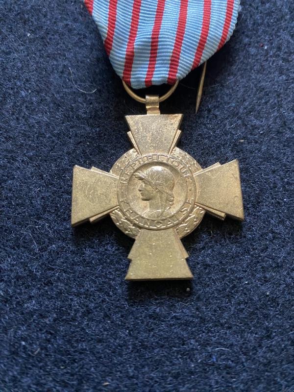 FRENCH ARMY CROIX DU COMBATANTS MEDAL — image 2