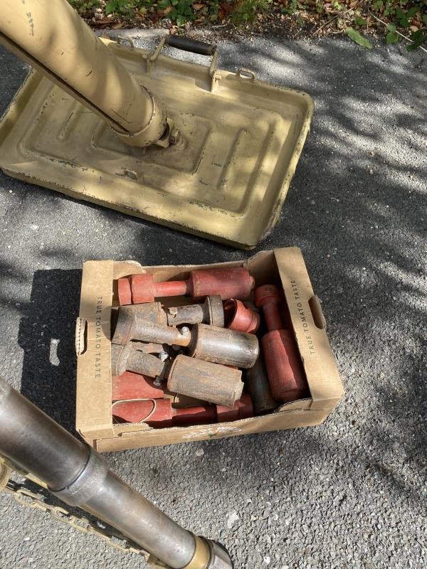 DEACTIVATED 1937 DATED SOVIET 82MM KRH 36 MORTAR WITH BLANK FIRING TUBE AND MORTARS (FULL MATCHING) — image 3