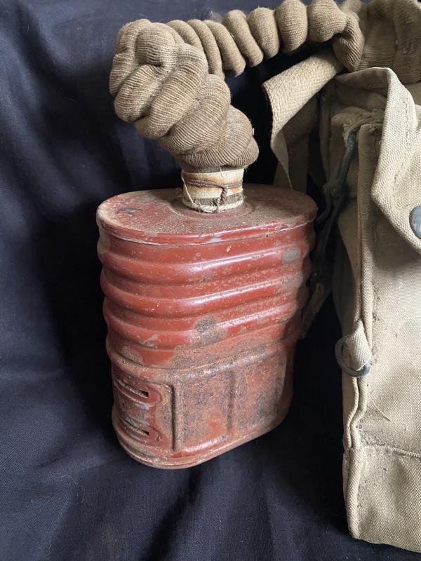 WW2 BRITISH SERVICE GAS MASK SET — image 2