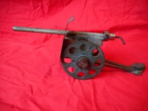 ARTILLERY PIECE - MODEL / TOY.