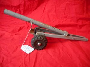 CHILDS TOY, FIELD GUN.