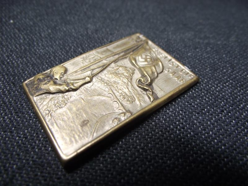 SAAR Event Badge/Tinnie. Frei ist die Saar, 1935. — image 2