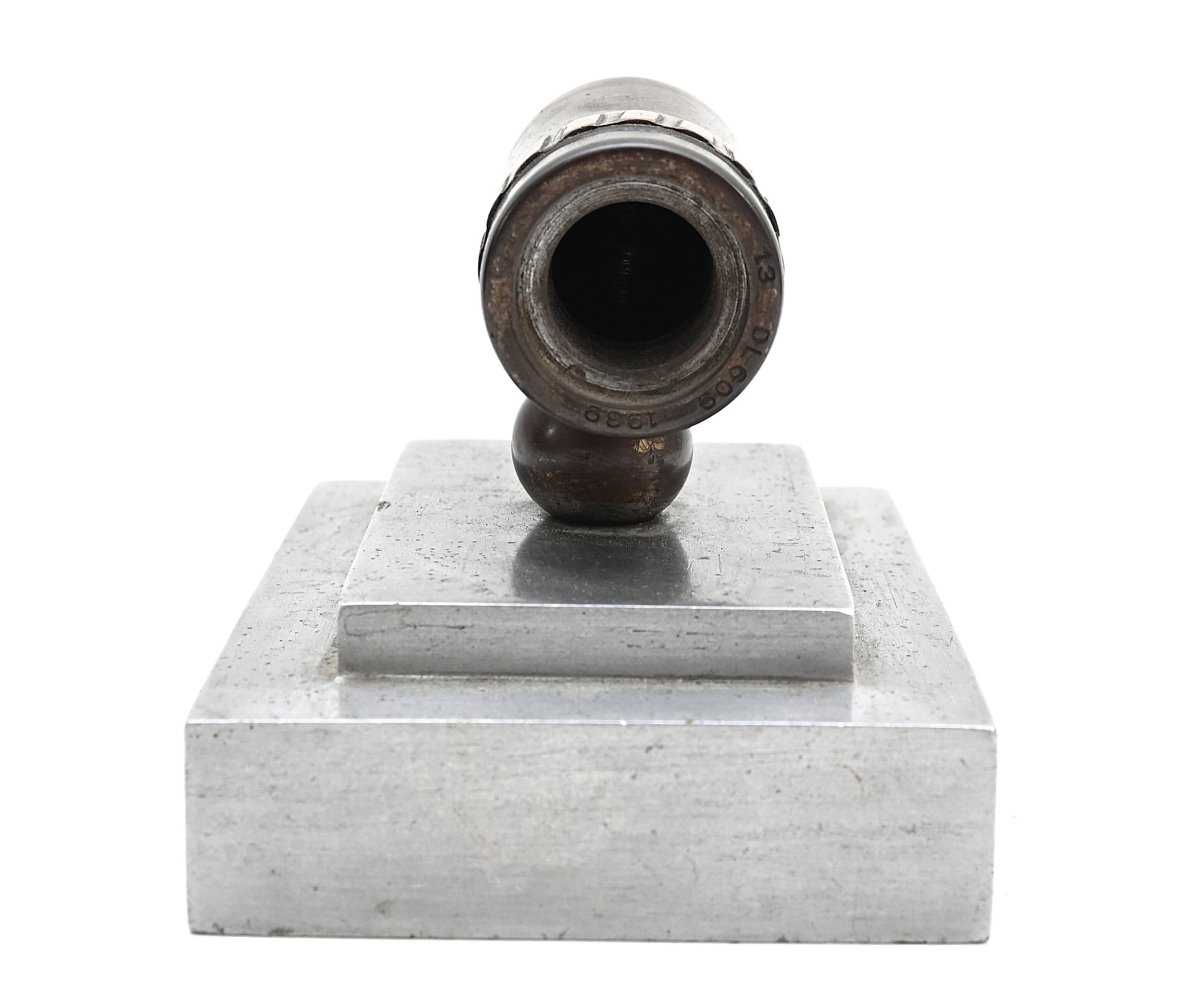 3.7cm Desk Paper Weight 1939 — image 2