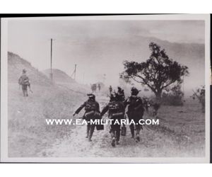 'Ersten Bilder von der Ost-Front' Press Photo