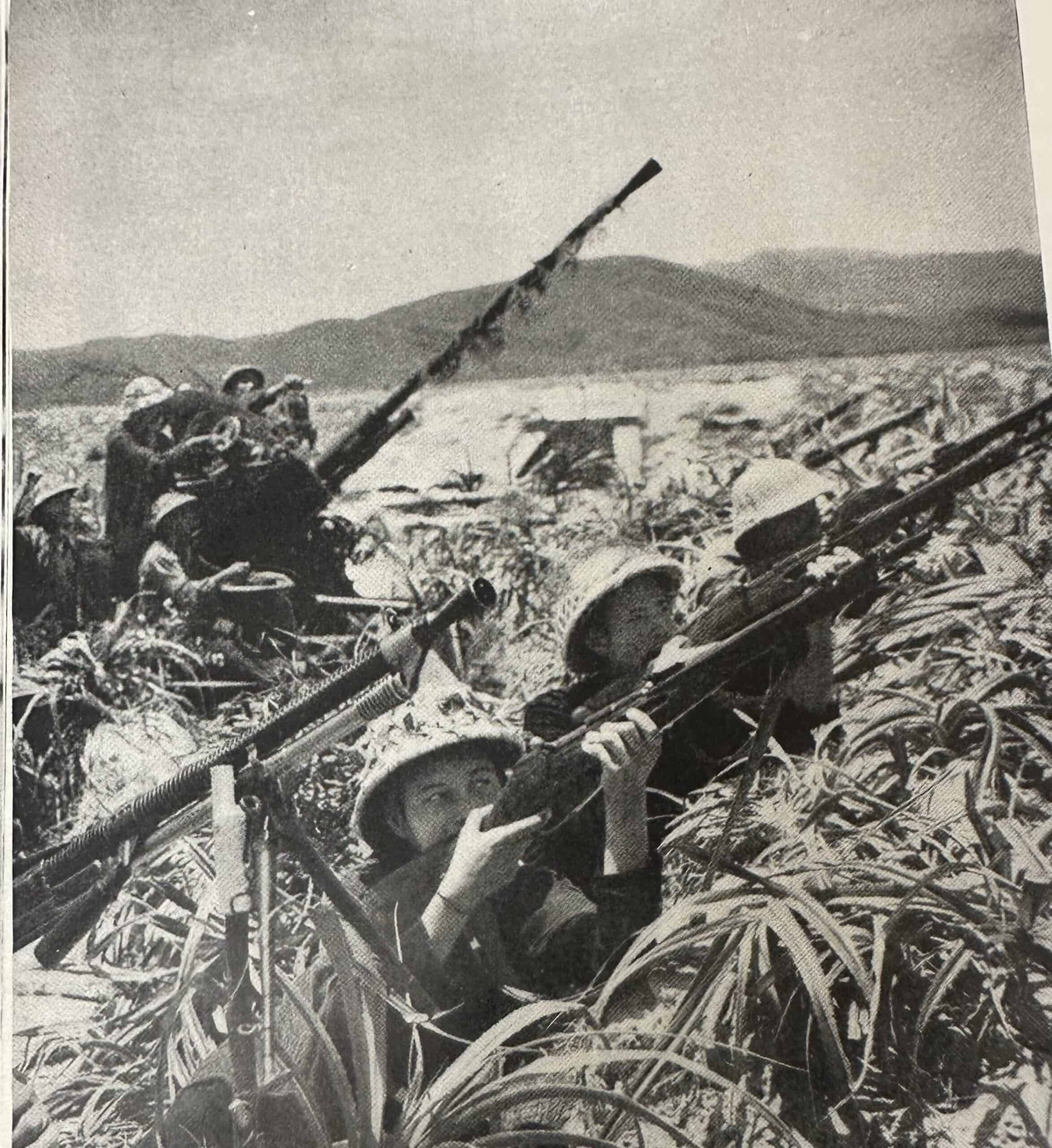 ChiCom Magazine on North Vietnamese 1966 — image 10