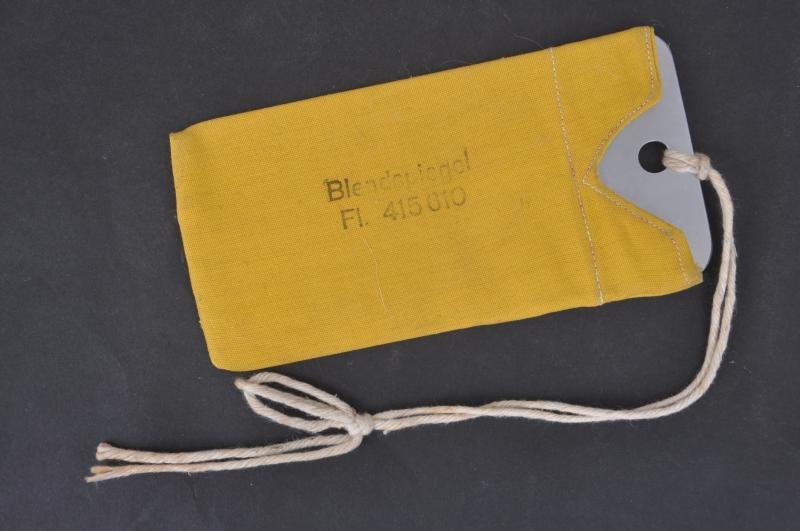 WW2 German Luftwaffe Survival Mirror & Carry Bag — image 4