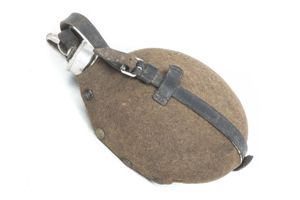 M31 canteen marked AEMA 37