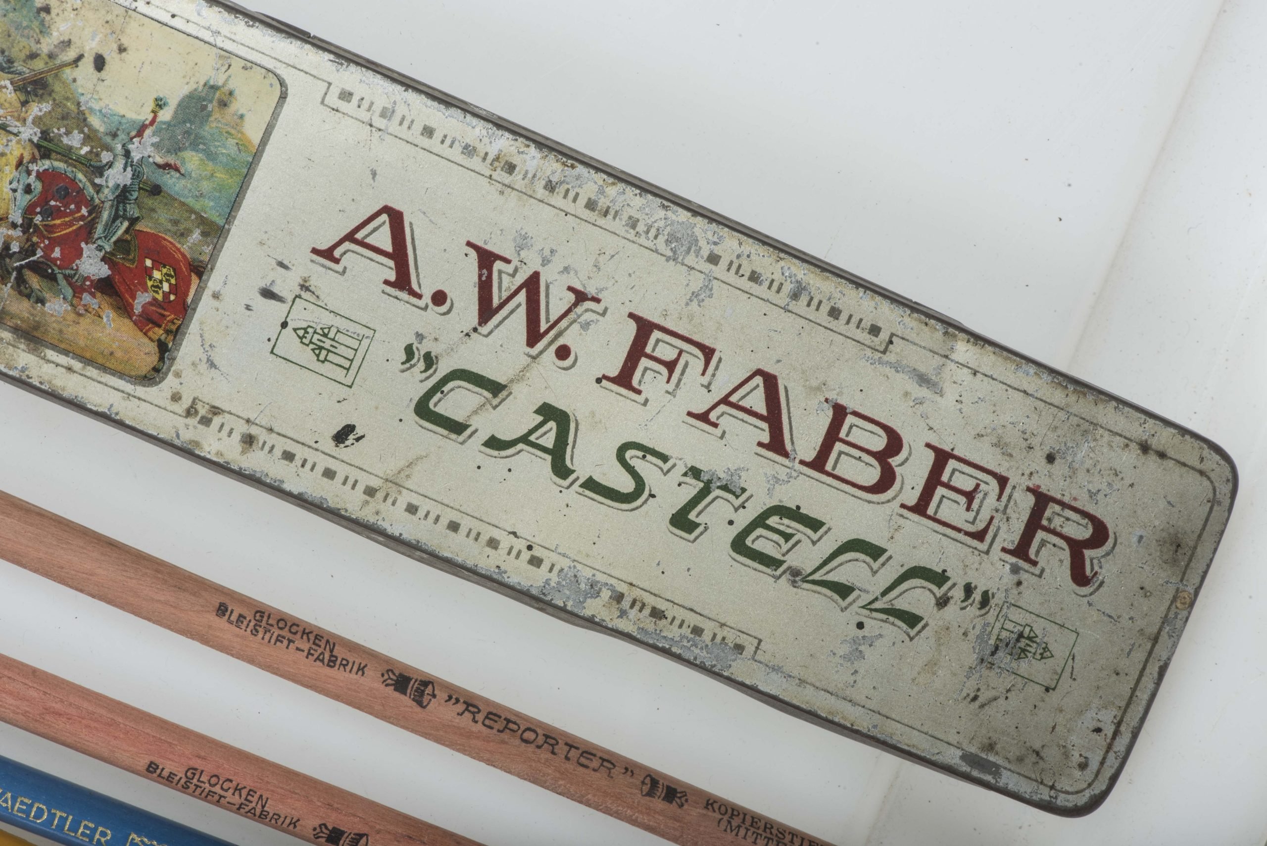 Period tin by AW Faber with highlight pencils — image 2