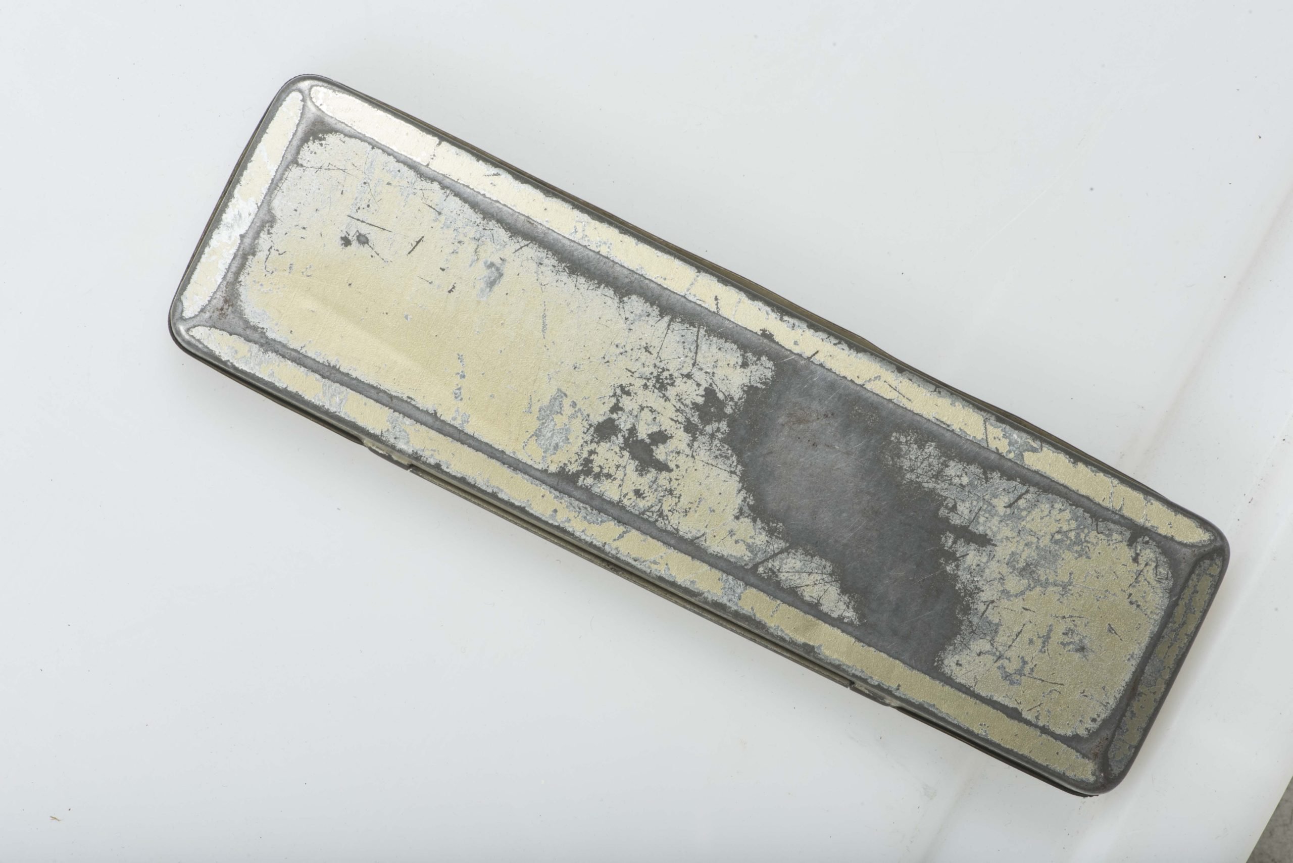 Period tin by AW Faber with highlight pencils — image 4
