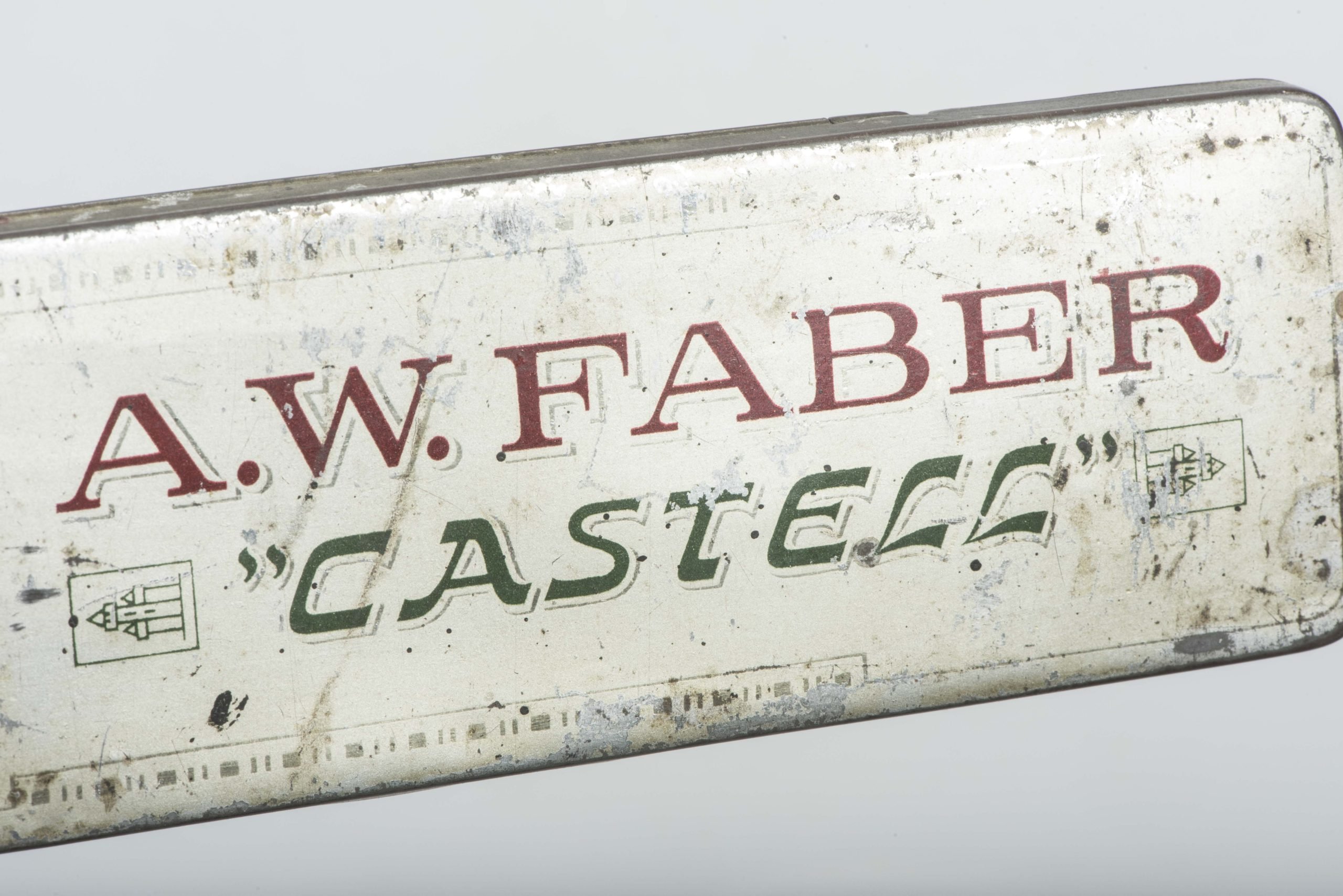 Period tin by AW Faber with highlight pencils — image 5