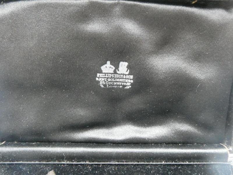 ORDER OF ST JOHN-OFFICERS EARLY SILVER ISSUE ON LADIES BOW-IN BOX BY PHILLIPS BROS — image 3