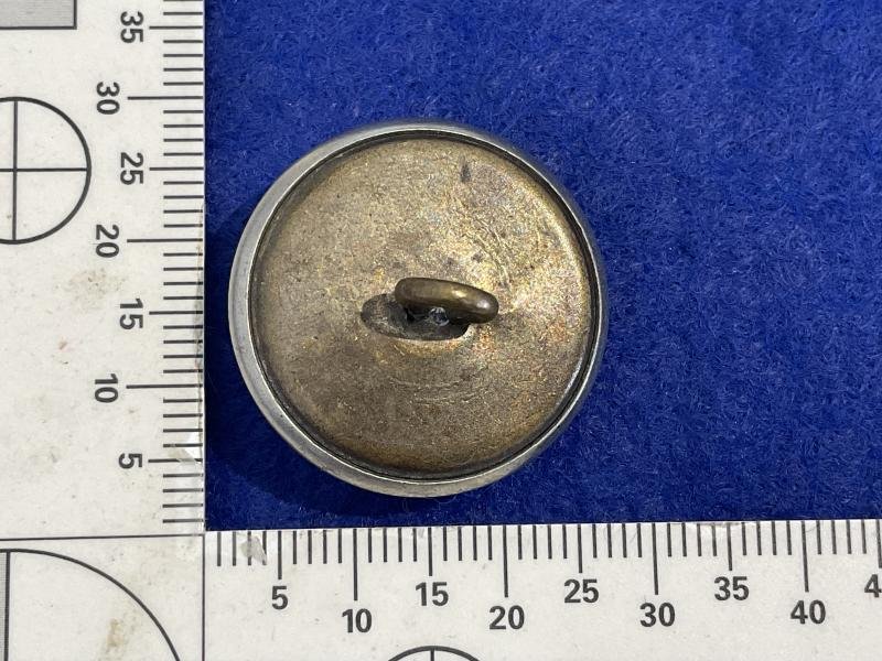 George V Bermuda Police button. — image 2