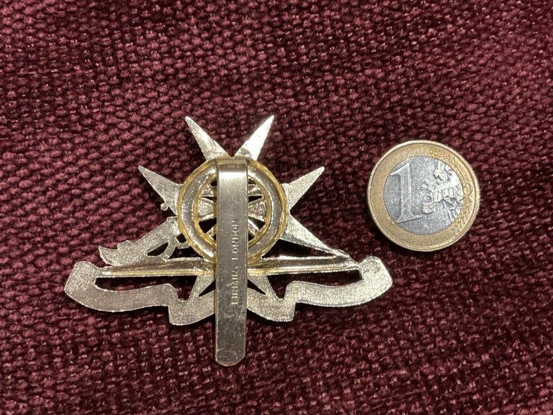 A/A Royal Malta Artillery post 1974 large cap badge. — image 2