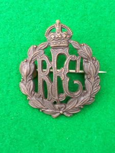 ROYAL FLYING CORPS OFFICE BRONZE COLLAR / SWEET HEART BADGE