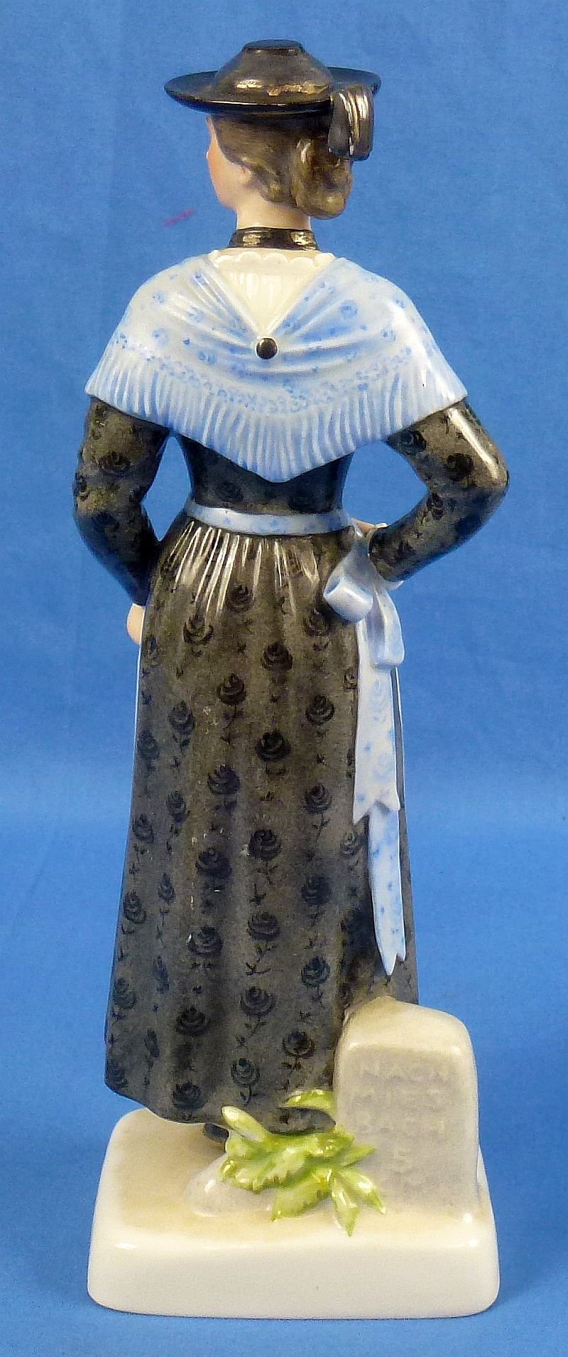 A Pair of SS Allach Porcelain 'Bavarian Peasants' Figurines — image 10