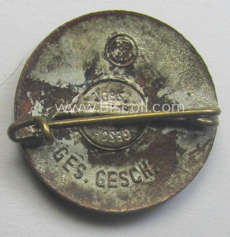 Early-pattern 'N.S.D.A.P. - Parteiabzeichen' showing a (double!) so-called: 'Ges.Gesch.'-patent-pending-designation — image 2