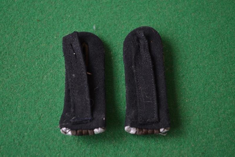 Police Shoulder Straps. — image 2