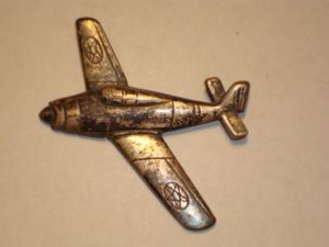 AMERICAN SILVER PLANE PIN