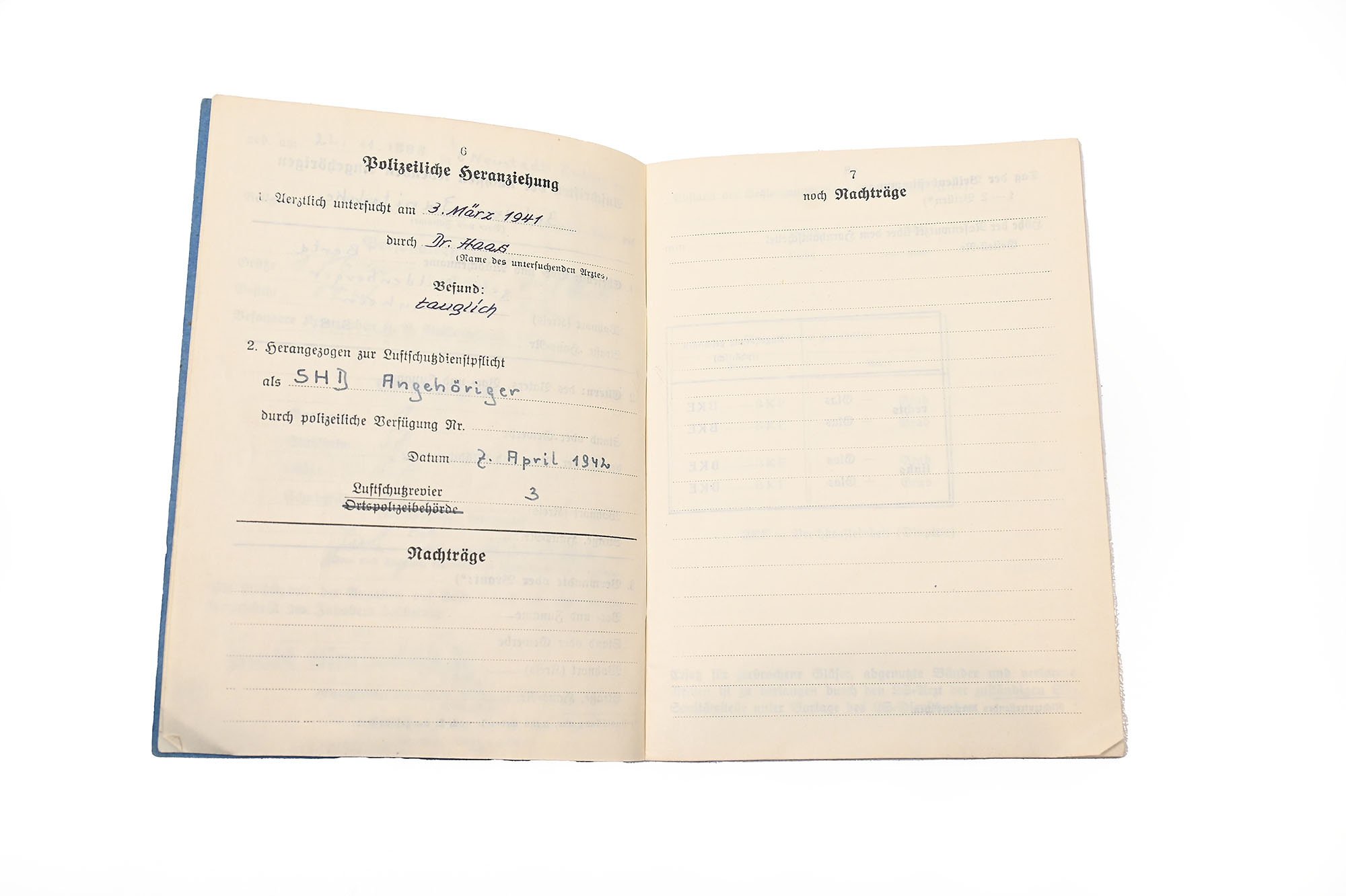 Luftschutz-Dienstbuch with extra paper