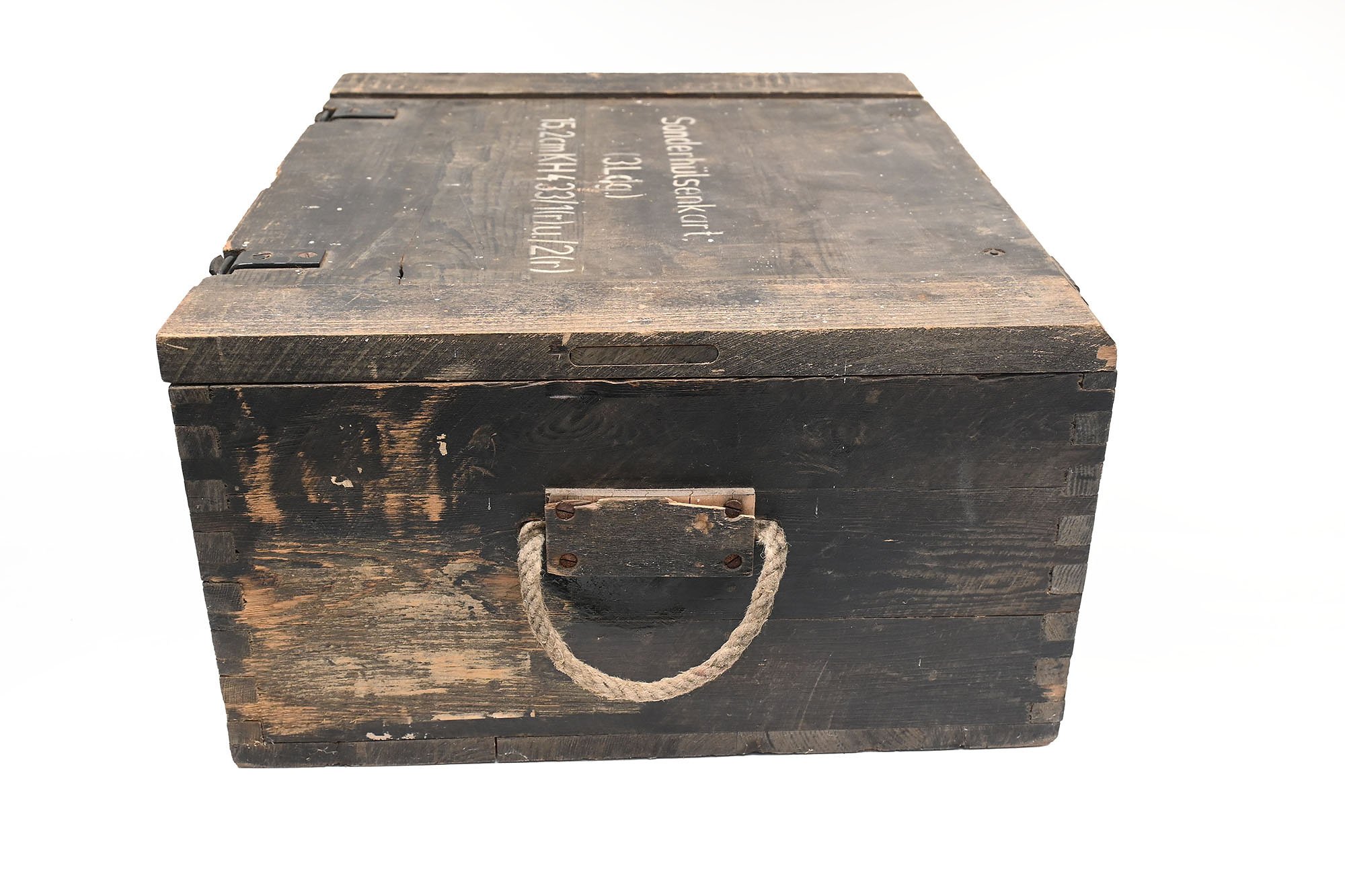German box for Russian 15.2 cm sleeves.