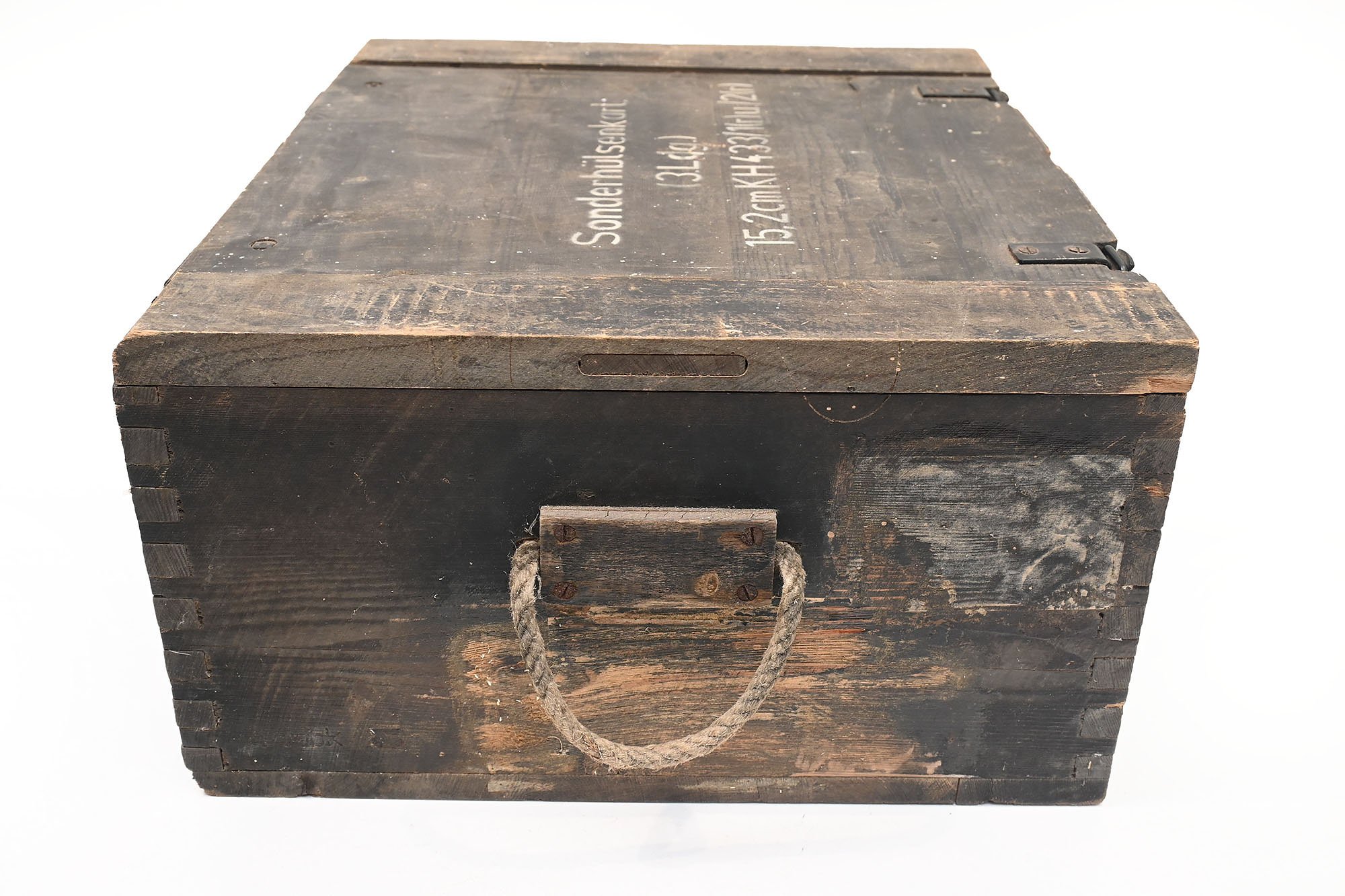 German box for Russian 15.2 cm sleeves.