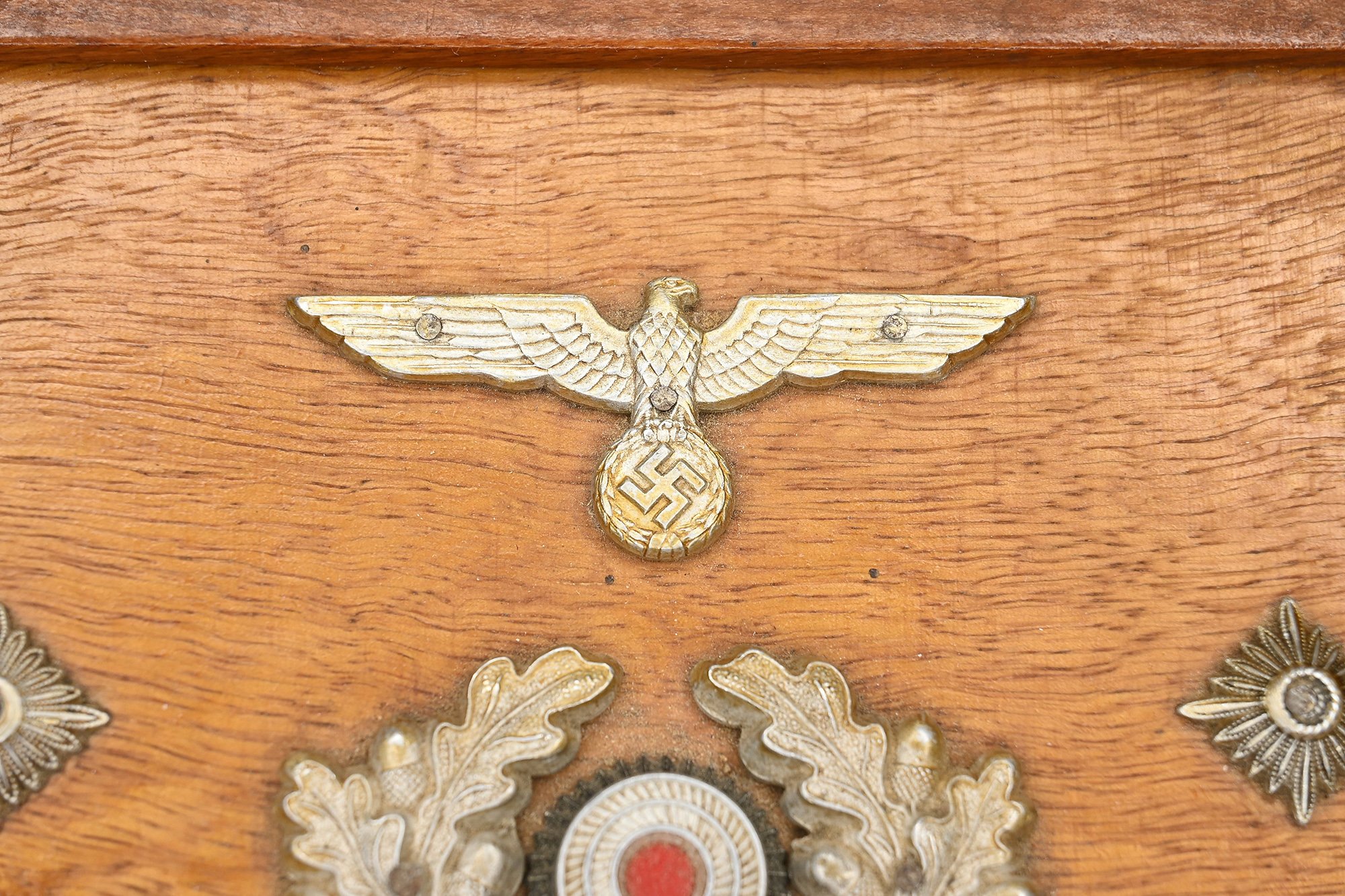 German vet art wooden box