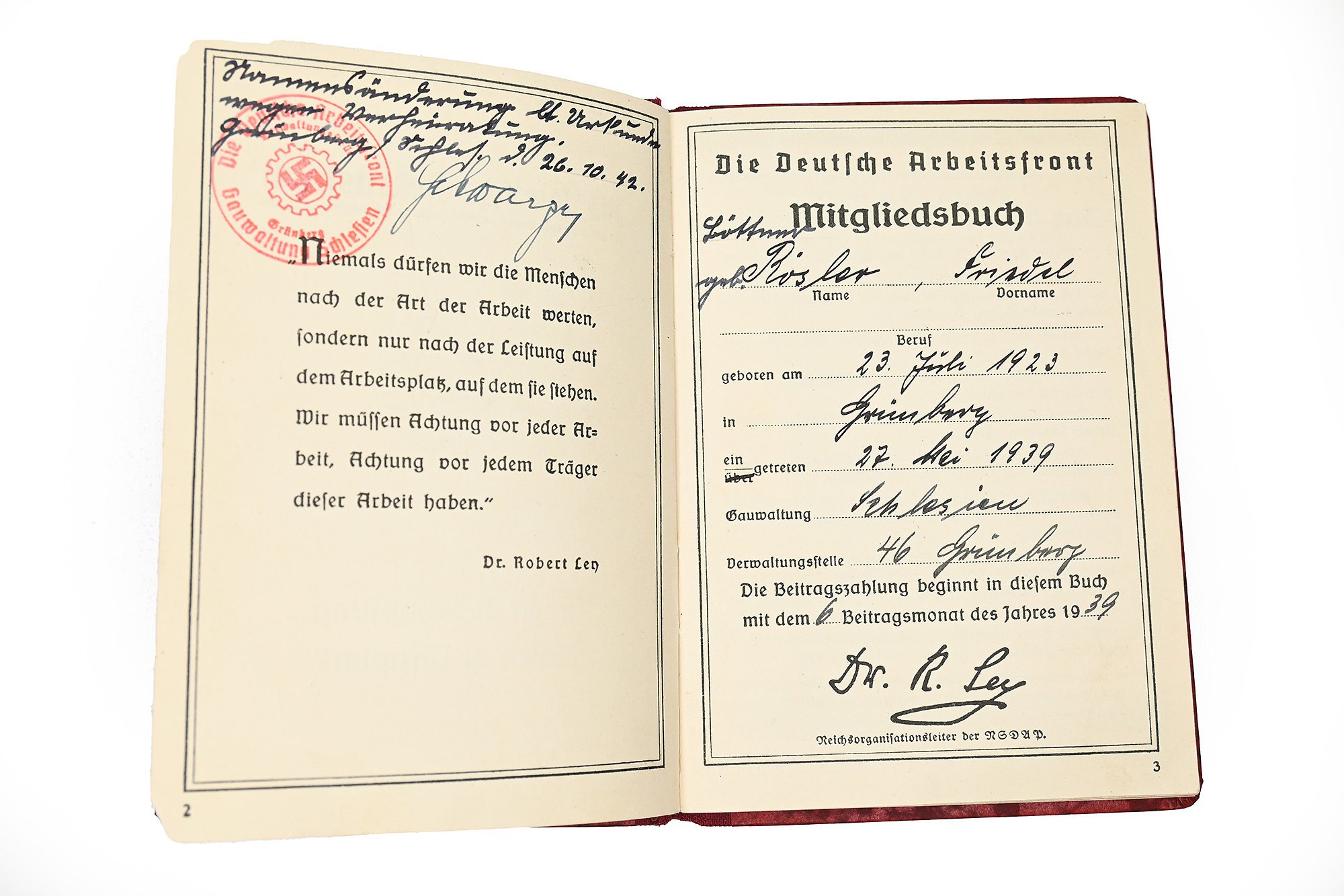 DAF member book