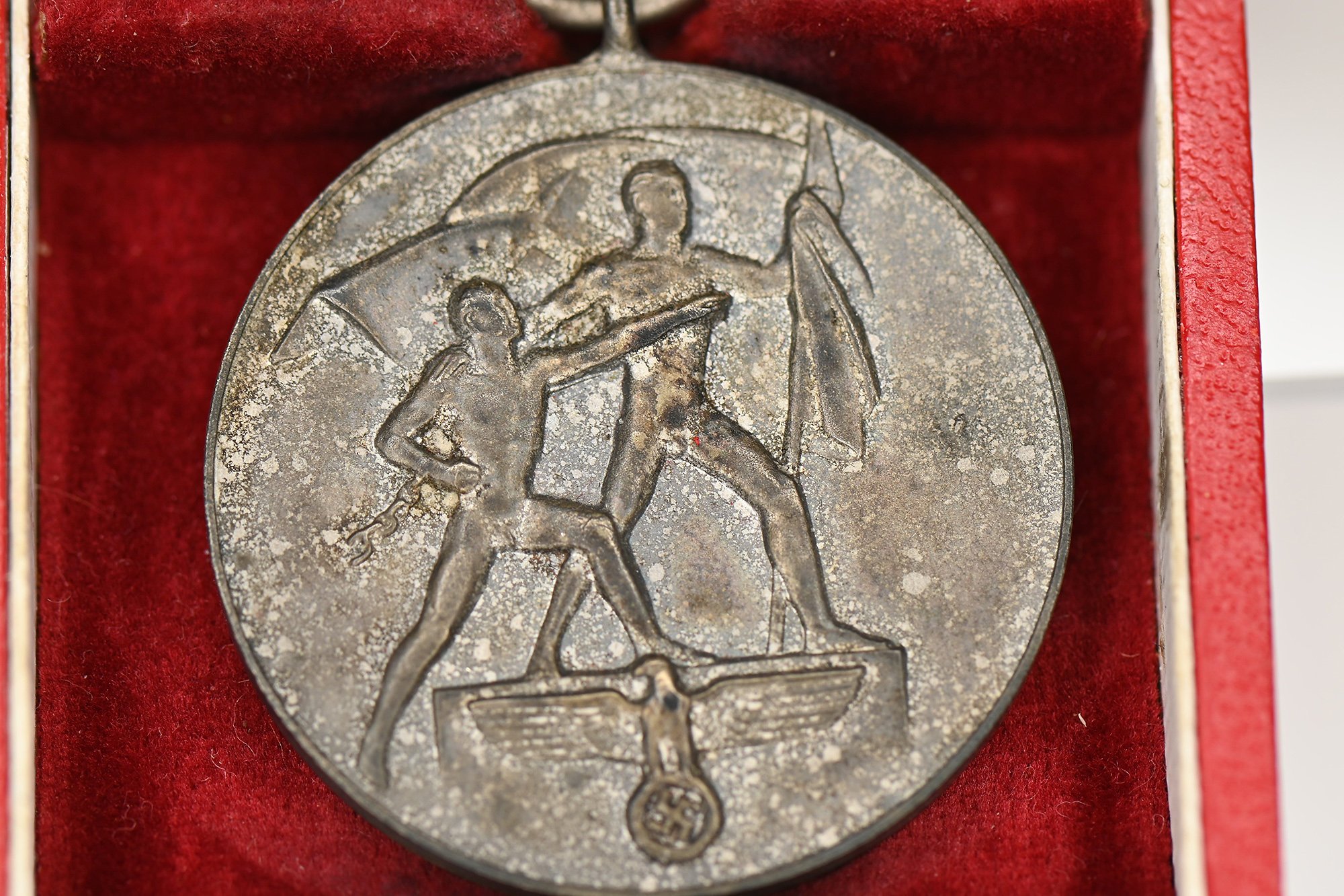 Medaille zur Erinnerung an den 13. März 1938+division emblem