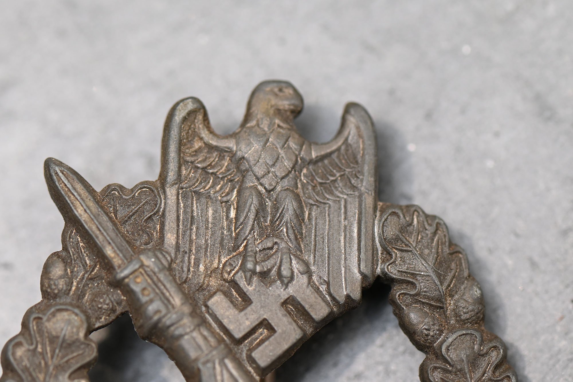 Infanterie Sturmabzeichen in Silver mit Hersteller 'R.S.' ( Rudolf Souval )