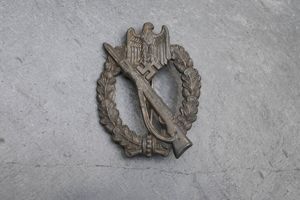 Infanterie Sturmabzeichen in Silver mit Hersteller 'R.S.' ( Rudolf Souval )