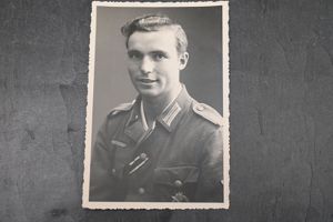 foto postkaart wehrmacht met kvk en infanterie sturmabz