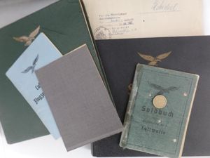 Soldbuch / Flugbuch grouping - Luftwaffe - Fein