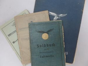 Soldbuch / Flugbuch grouping - Luftwaffe - Siegel